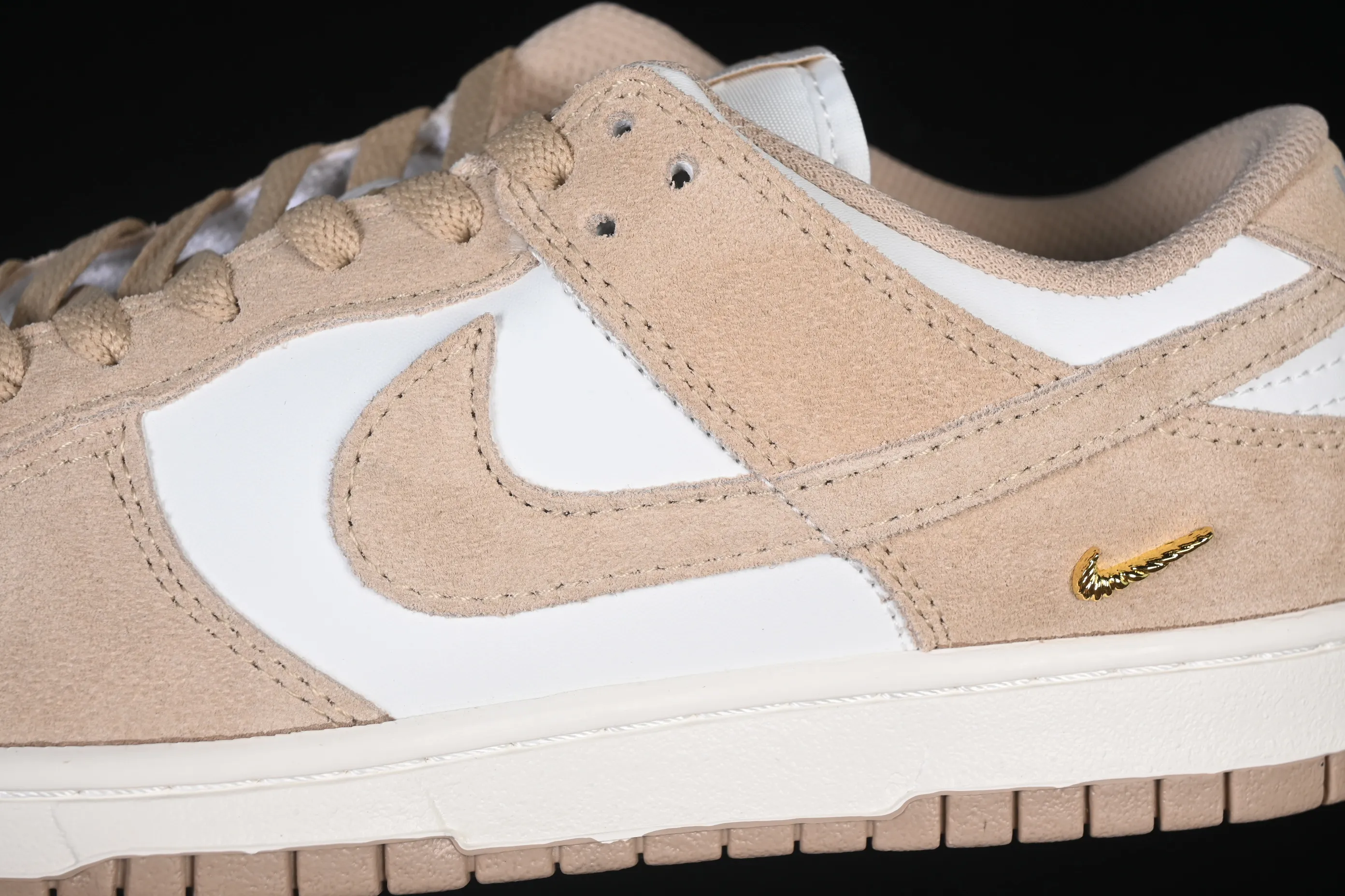 All Categories Nk SB Dunk Series Nk SB Dunk Low Low-top sneakers Nike SB Dunk Low Year of the Horse White Wheat Yellow Low-top casual sneakers IO4244-101